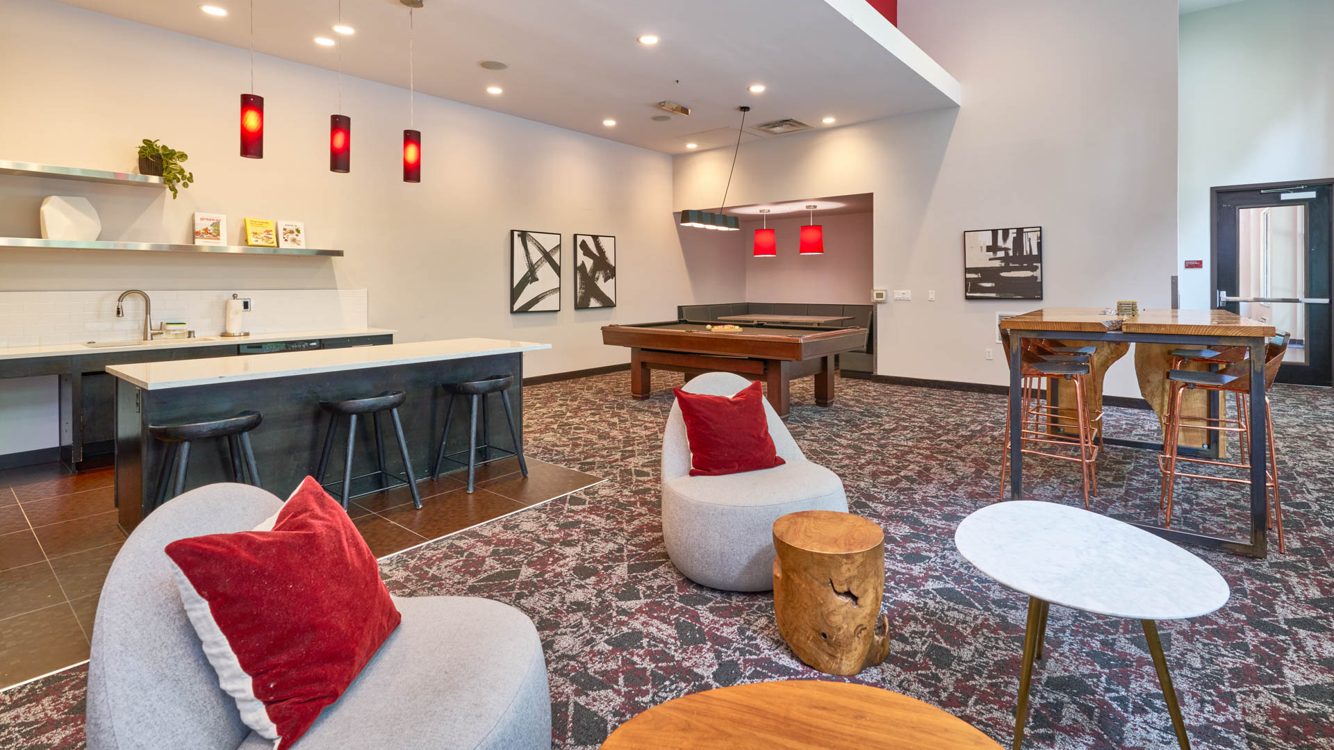 Lounge at red160 Apartments (3 of 4)