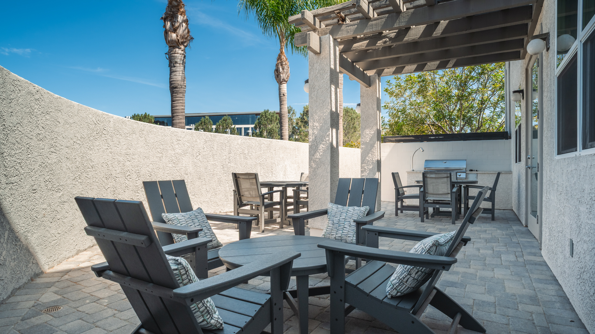 Grill area at Del Mar Ridge Apartments