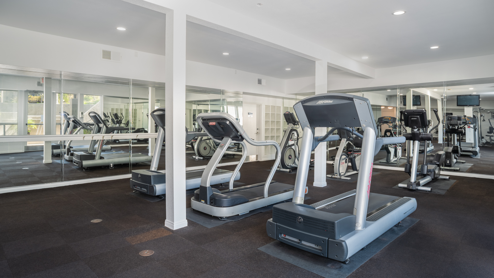 Gym at Del Mar Ridge Apartments (3 of 3)