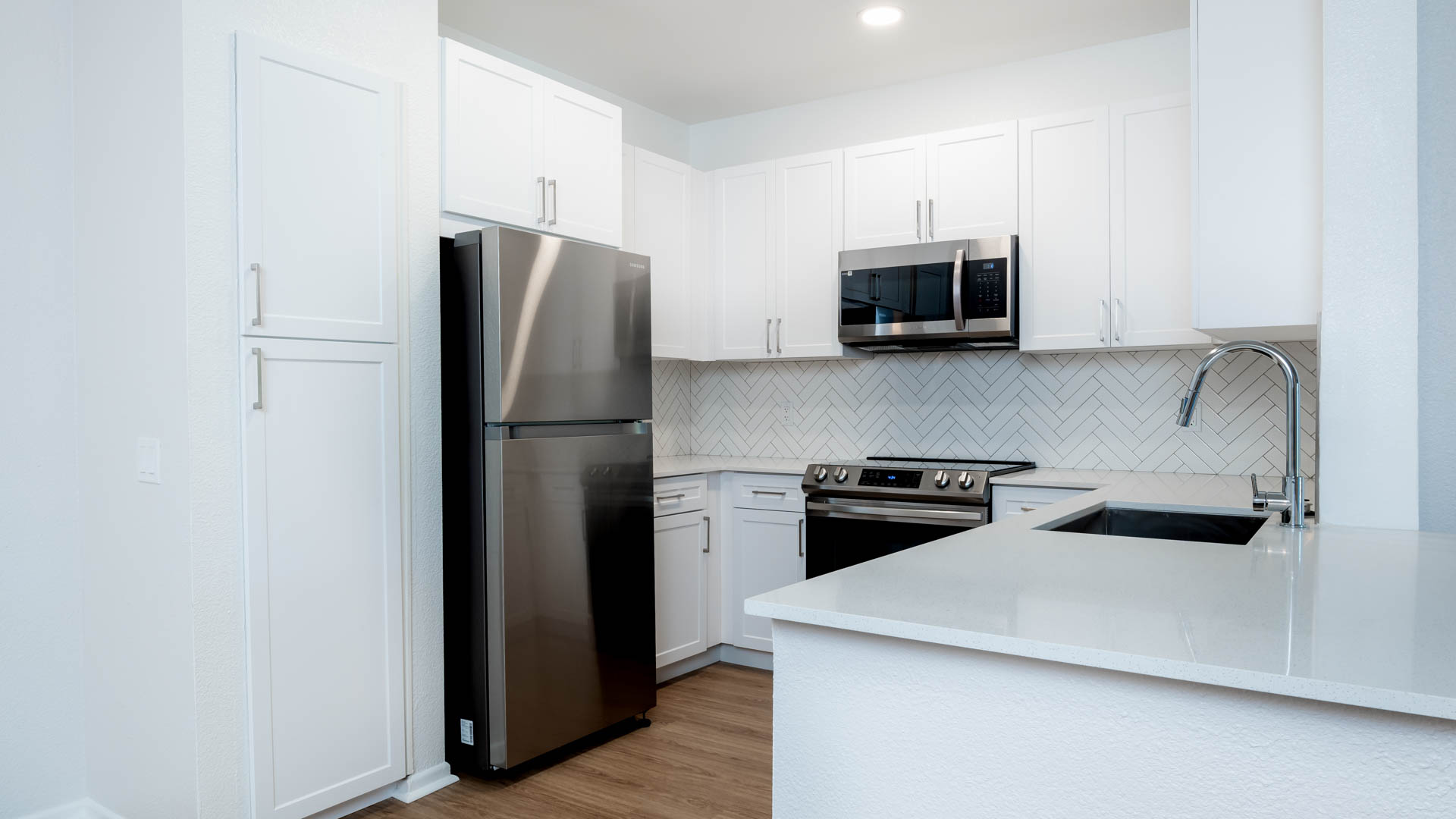 Del Mar Ridge Apartments 4 of 12