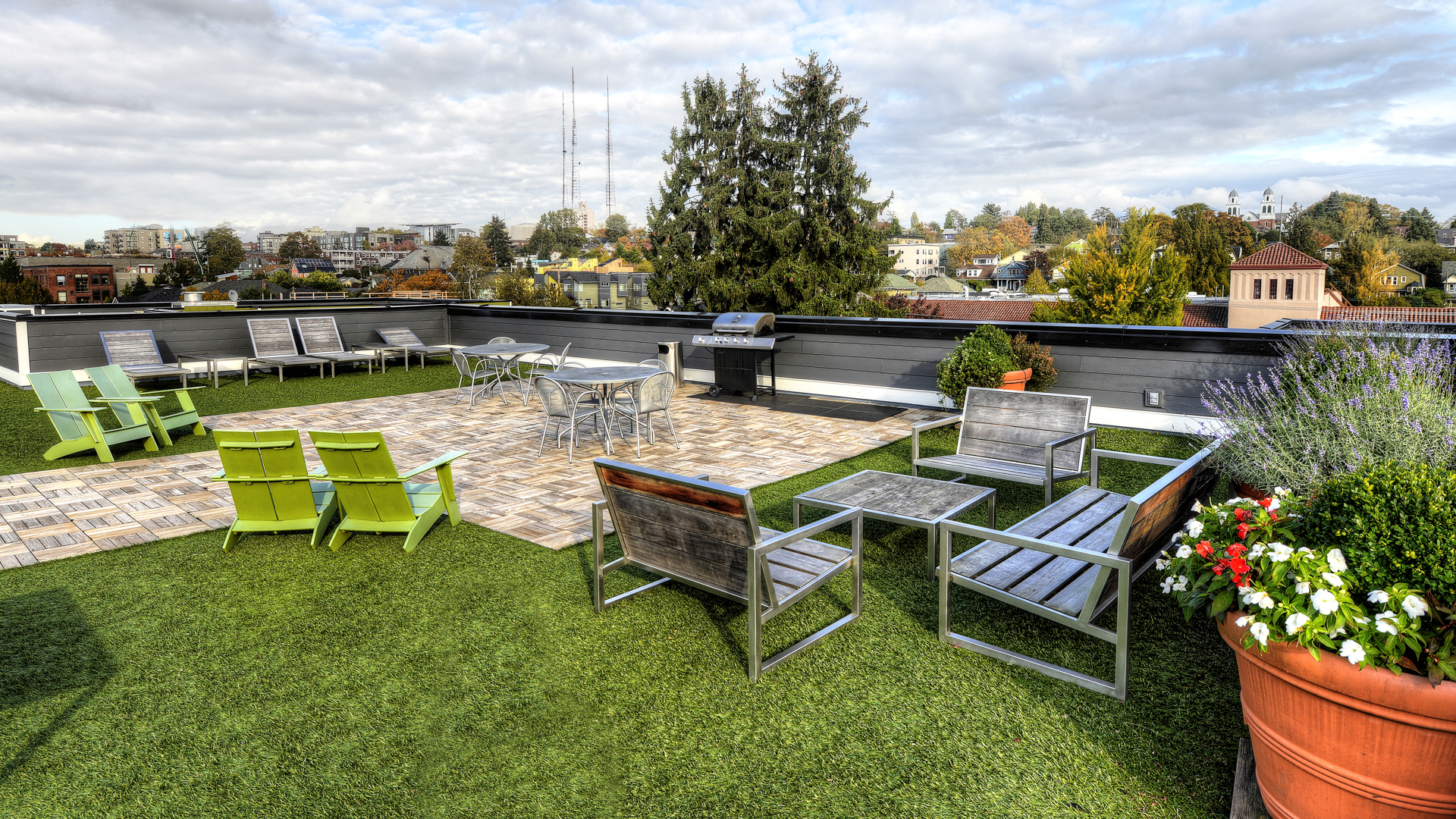 Roof deck at Rianna Apartments (2 of 4)