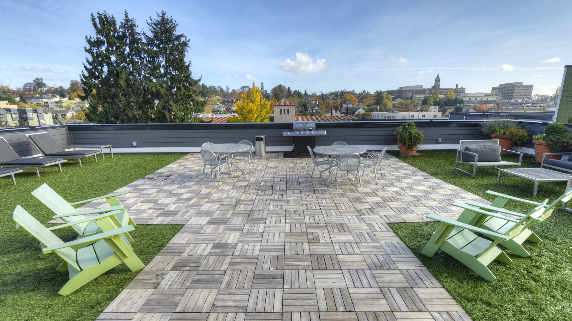 Roof deck at Rianna Apartments (1 of 4)