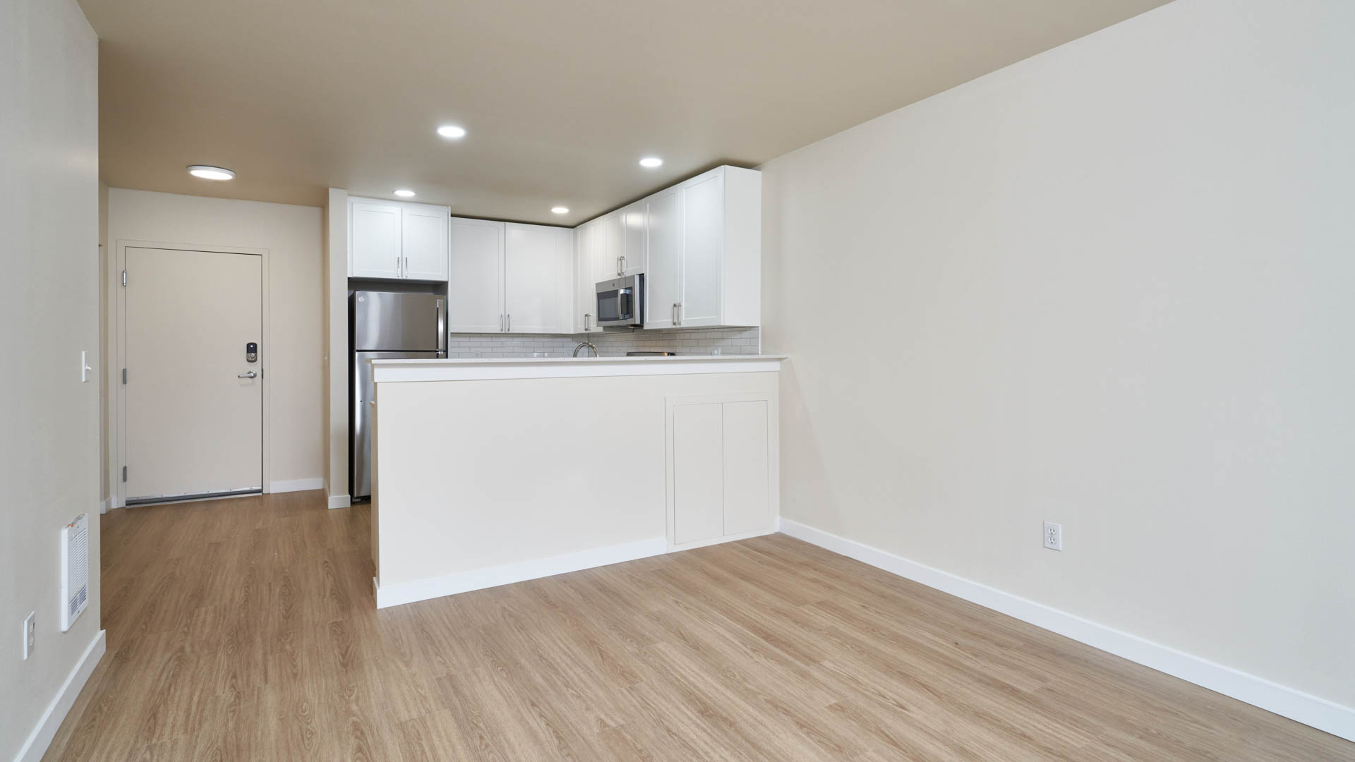Rianna Apartments 8 of 12