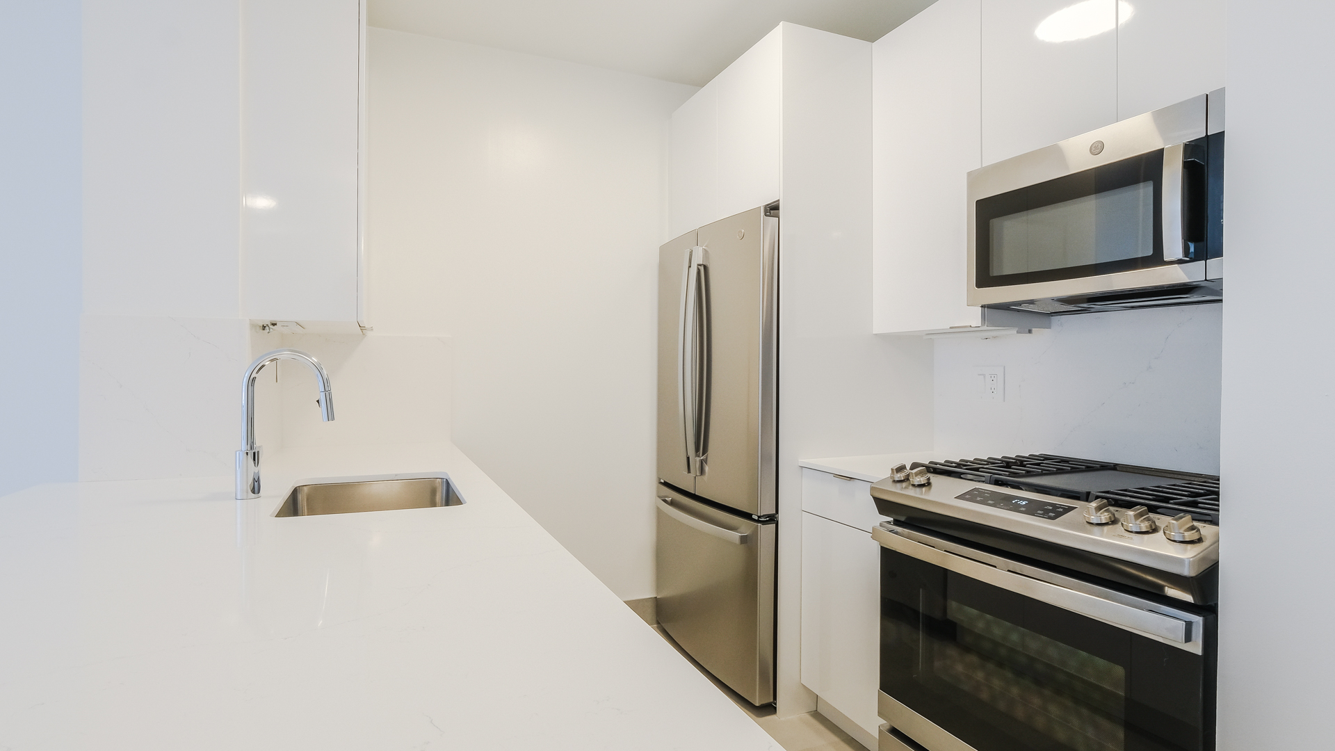 777 6th Avenue Apartments 10 of 12