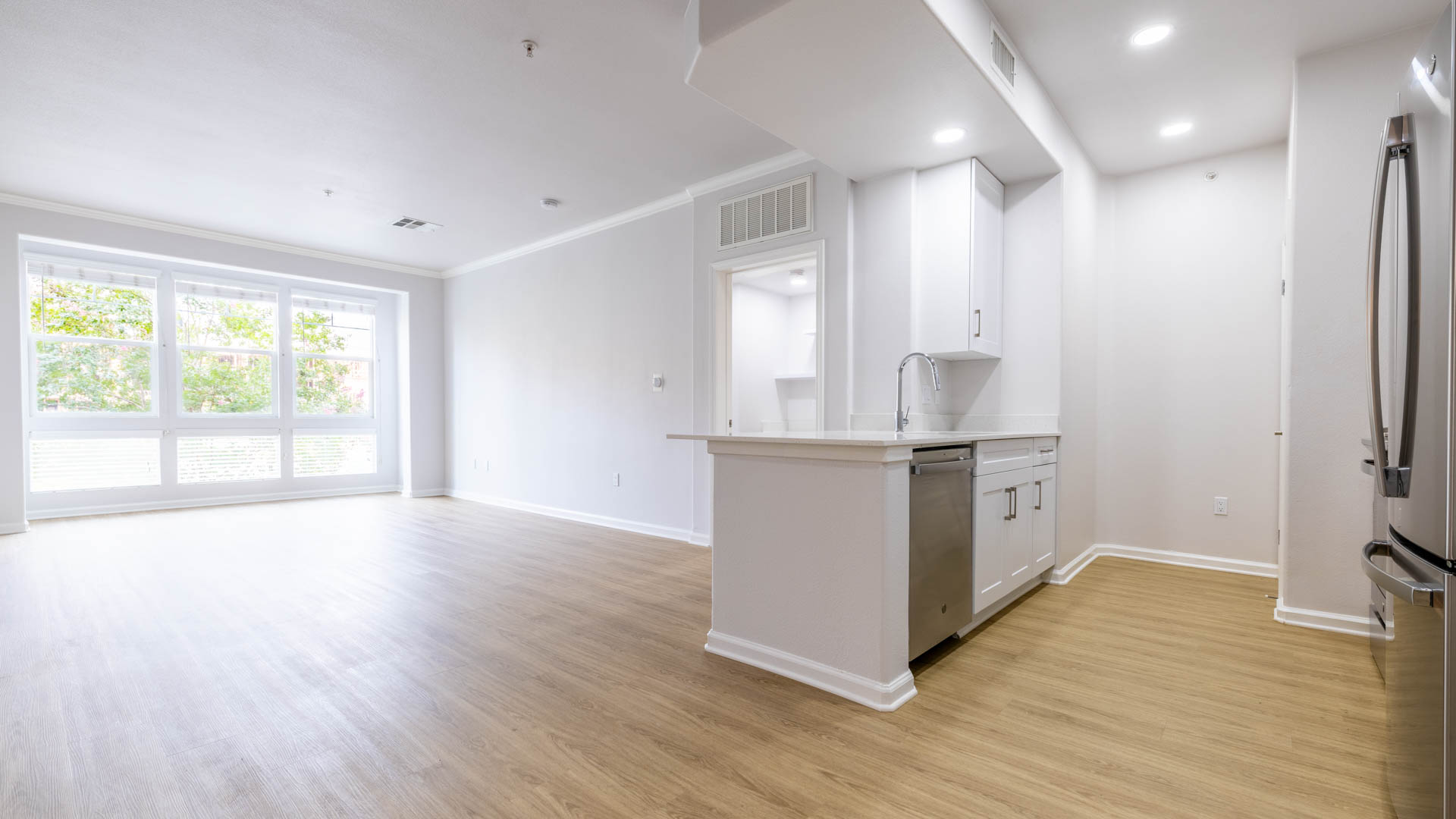 Kelvin Court Apartments 4 of 12