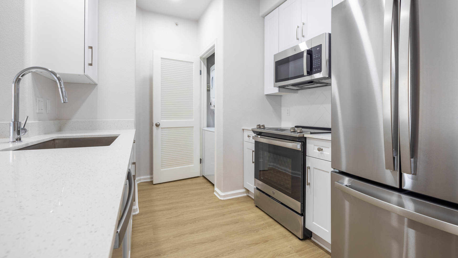 Kelvin Court Apartments 3 of 12