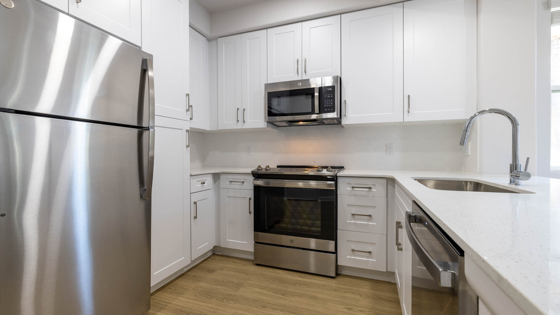 Kelvin Court Apartments 2 of 12