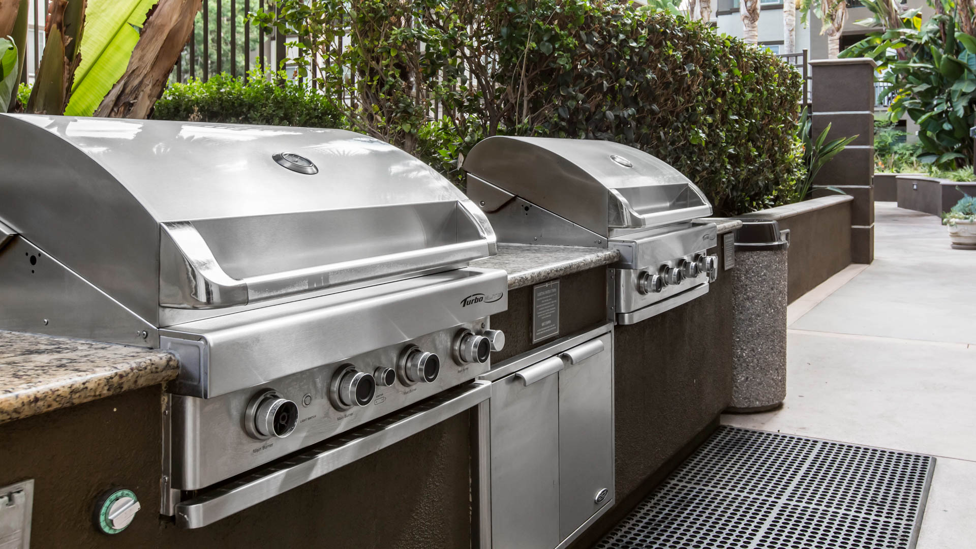 Grill area at Kelvin Court Apartments
