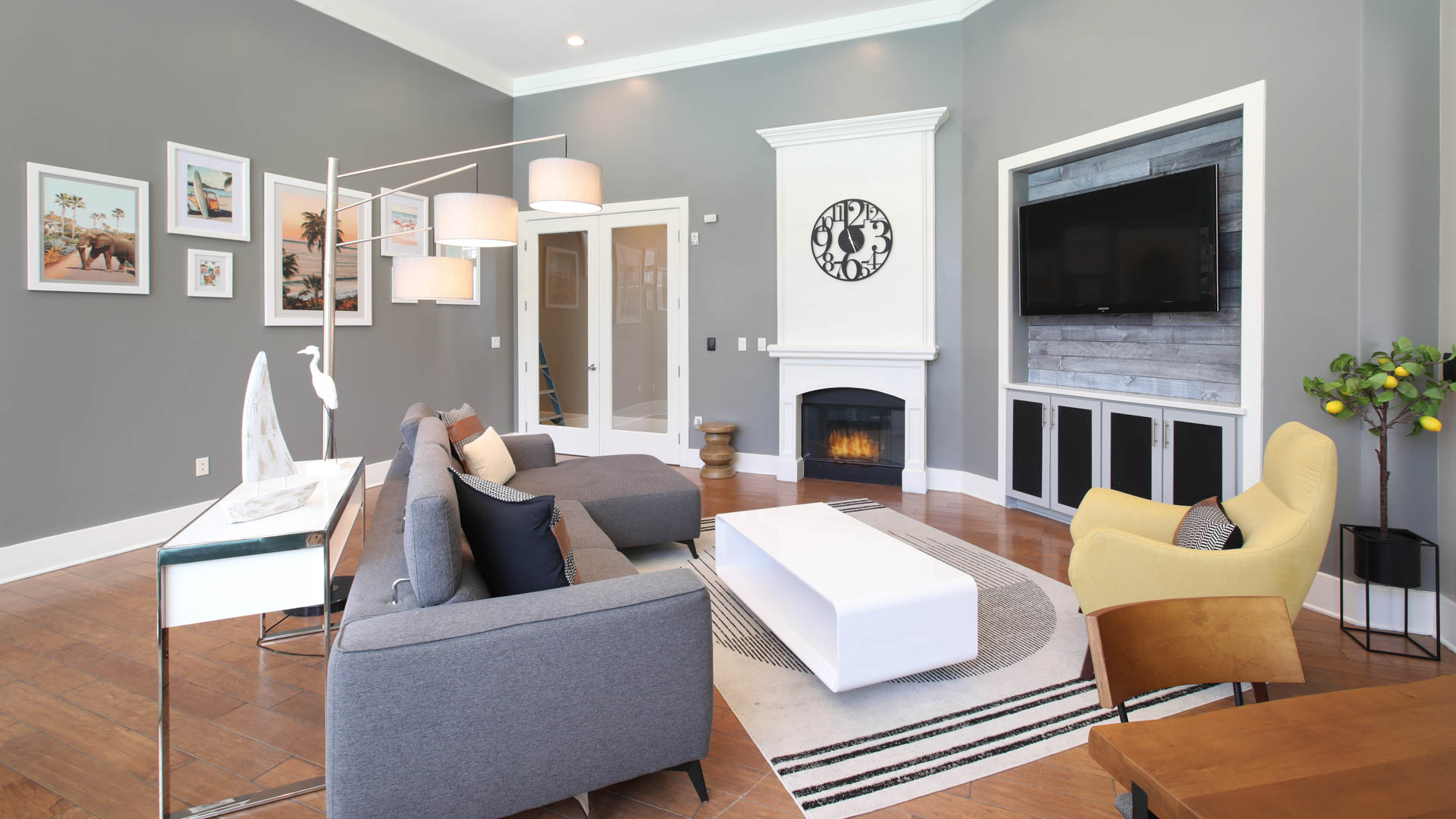 Lounge at Kelvin Court Apartments