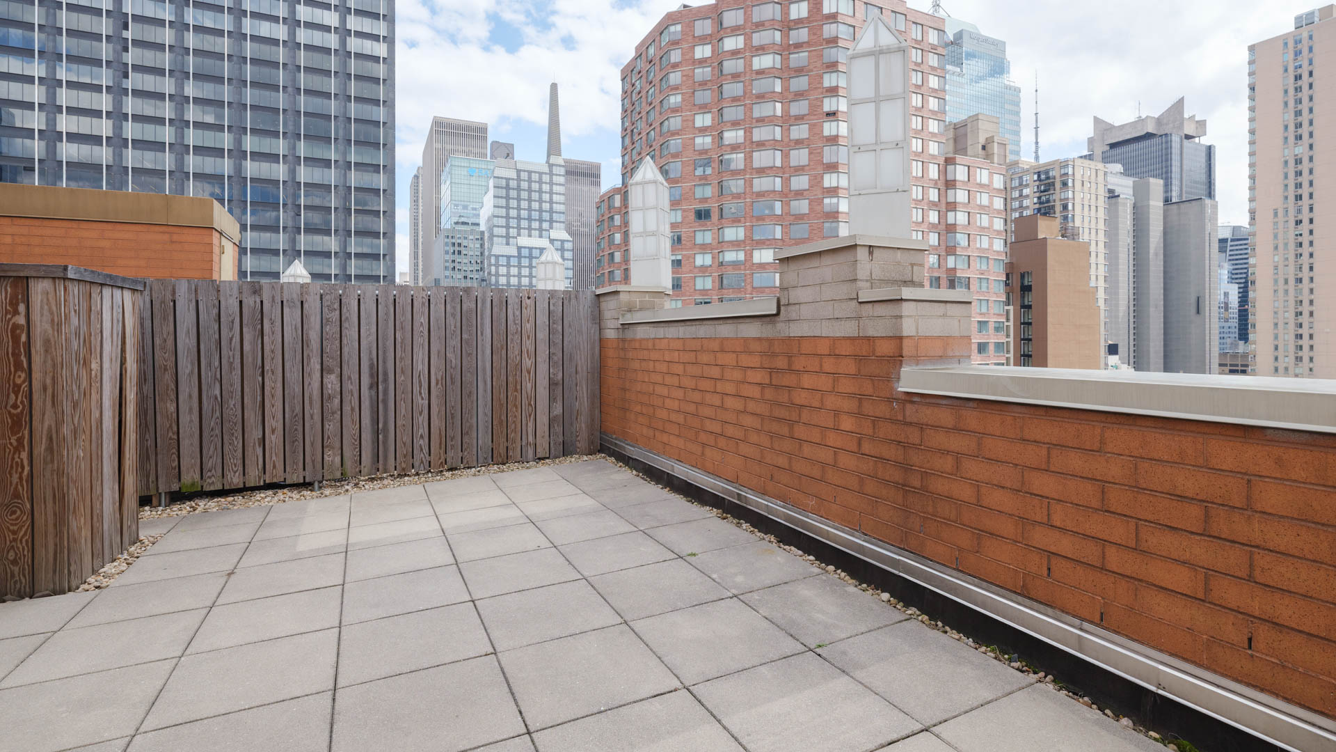 Roof deck at Longacre House Apartments (1 of 2)