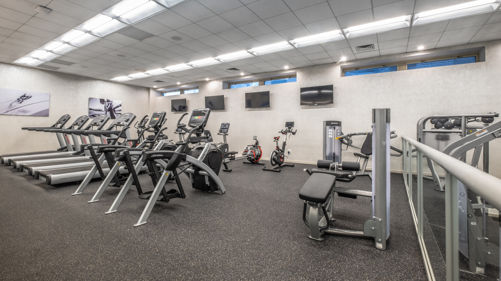 Gym at Longacre House Apartments (1 of 3)