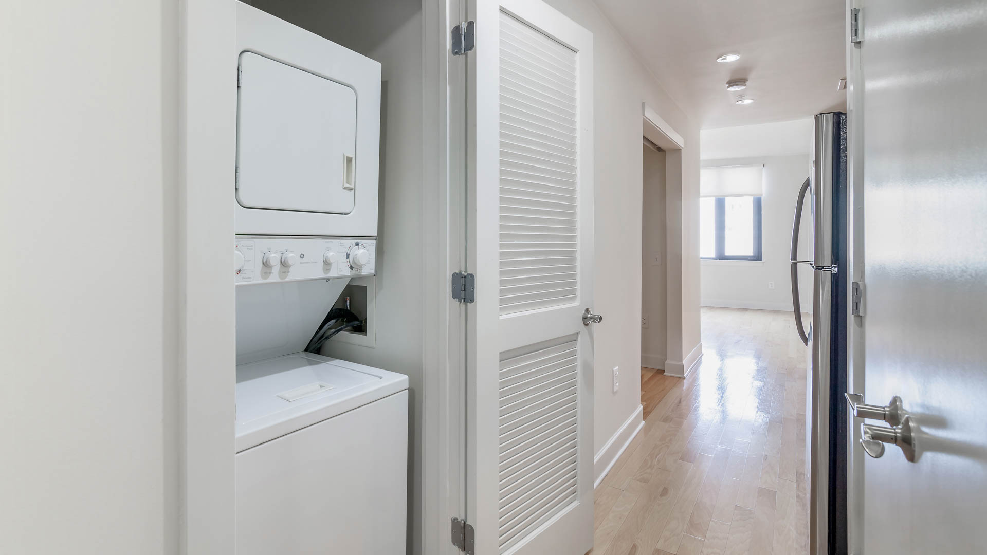 425 Mass Apartments 4 of 8