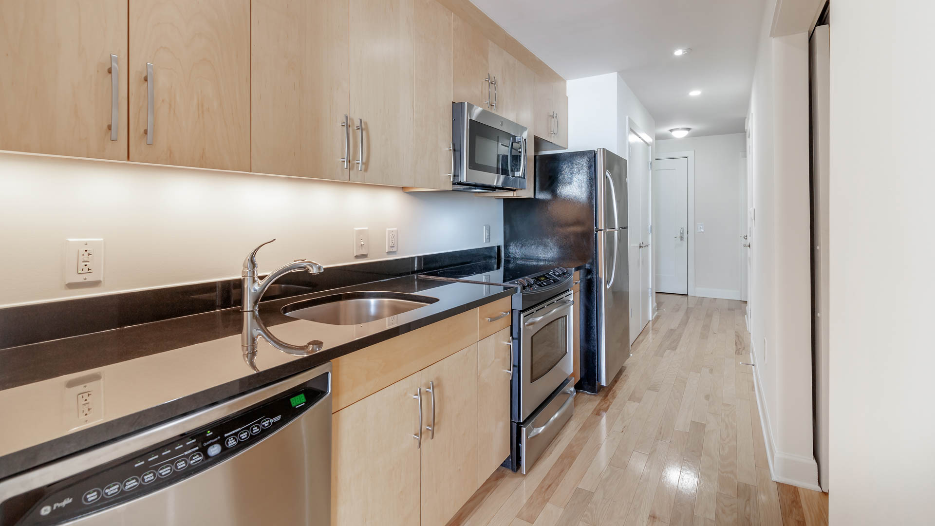 425 Mass Apartments 4 of 12