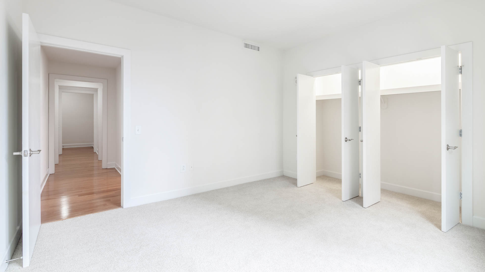 425 Mass Apartments 3 of 11