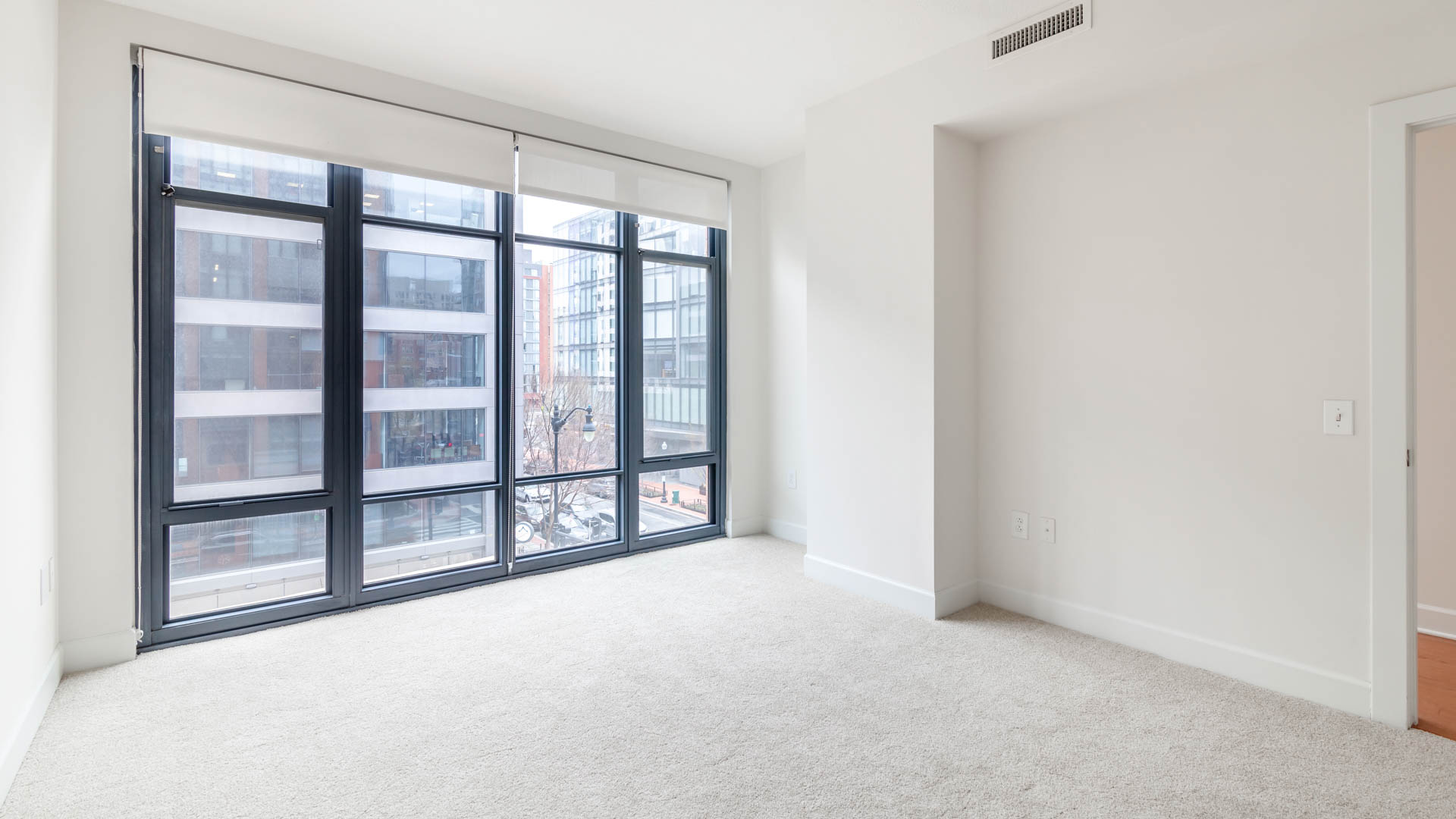 425 Mass Apartments 4 of 11