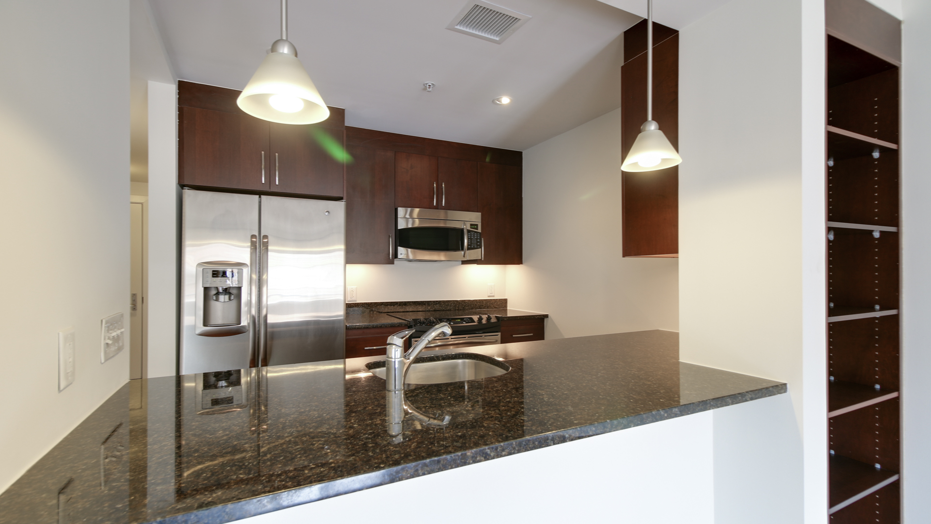 425 Mass Apartments 2 of 10