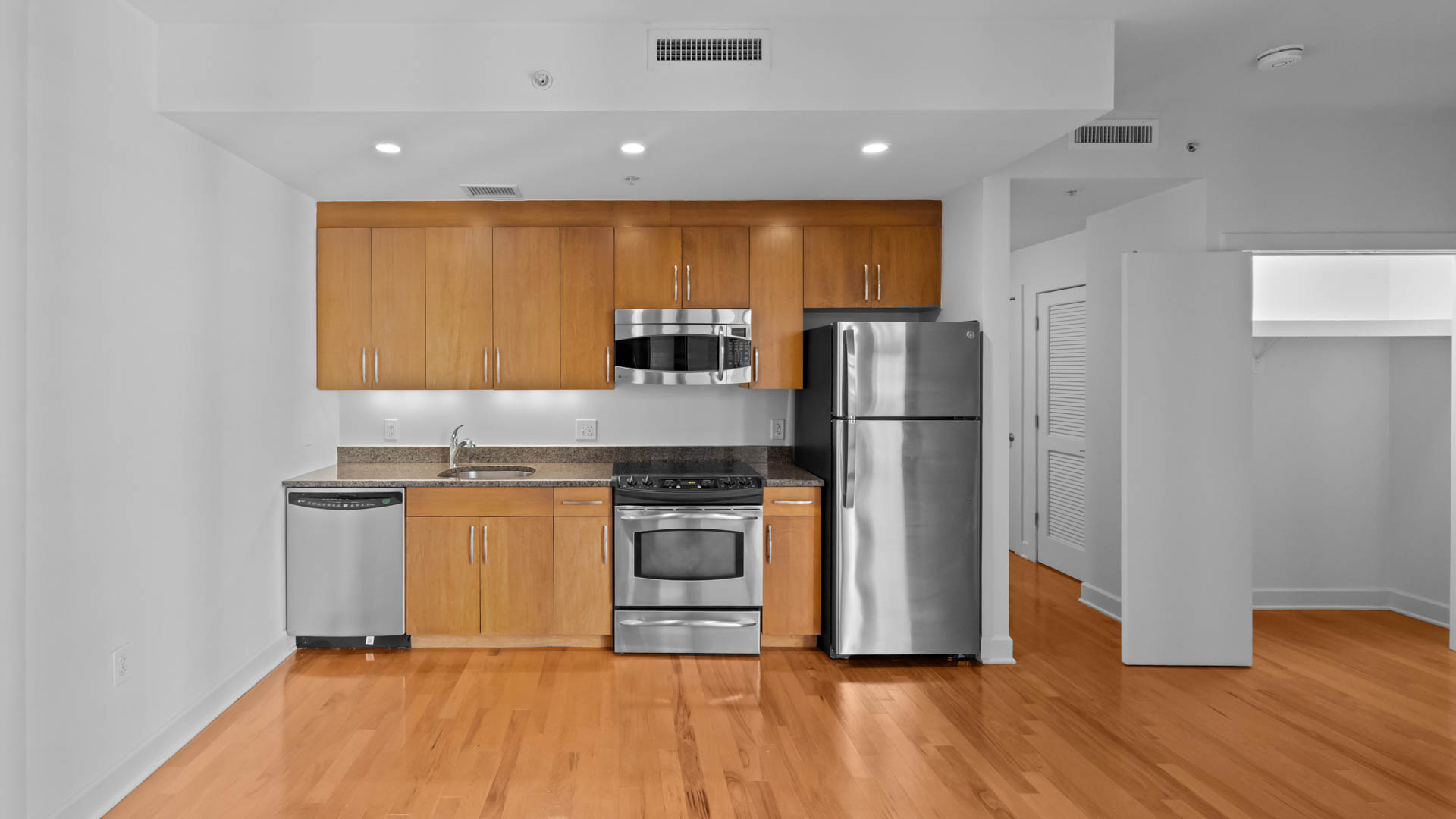 425 Mass Apartments 3 of 12