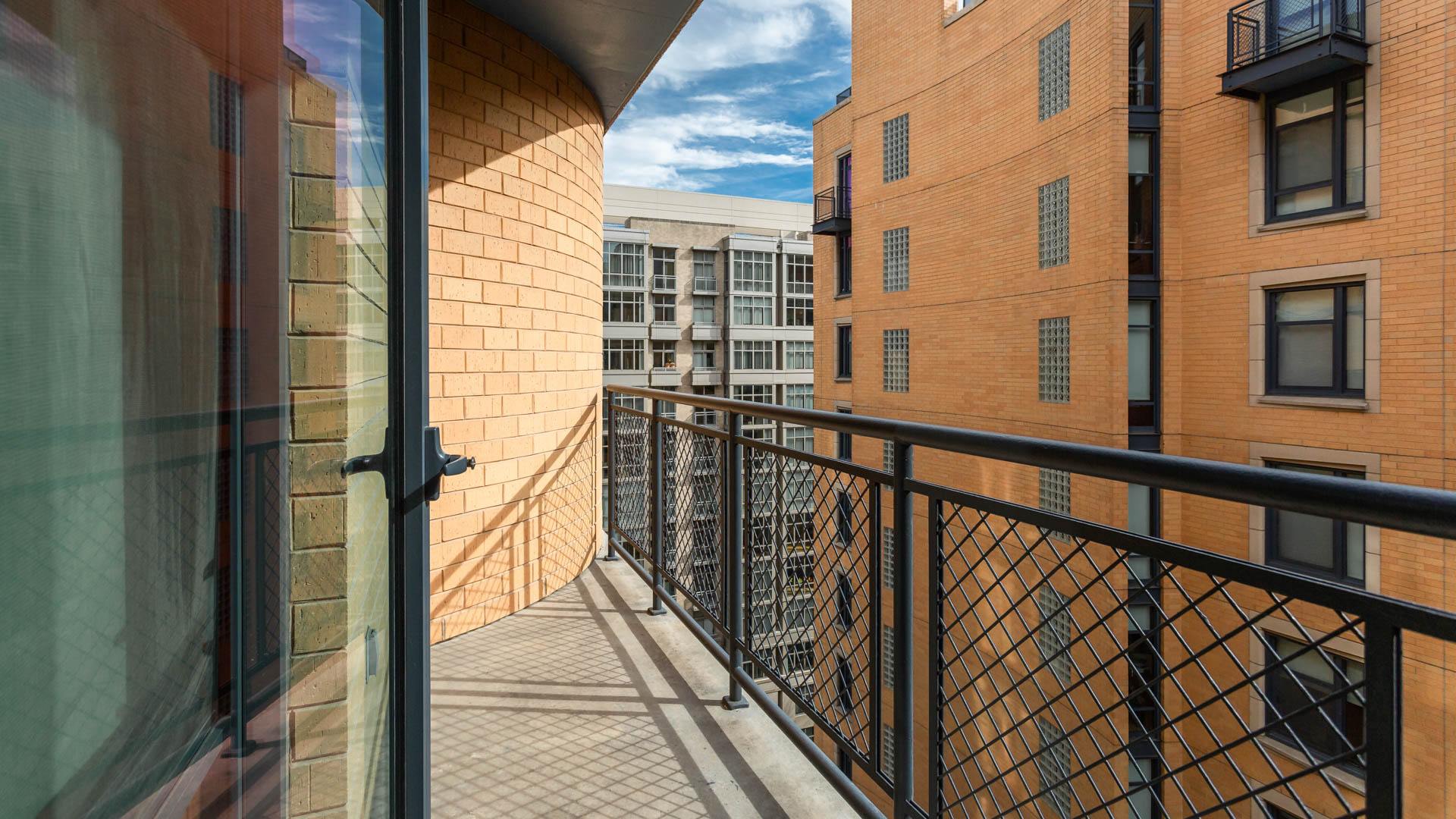 425 Mass Apartments 2 of 5