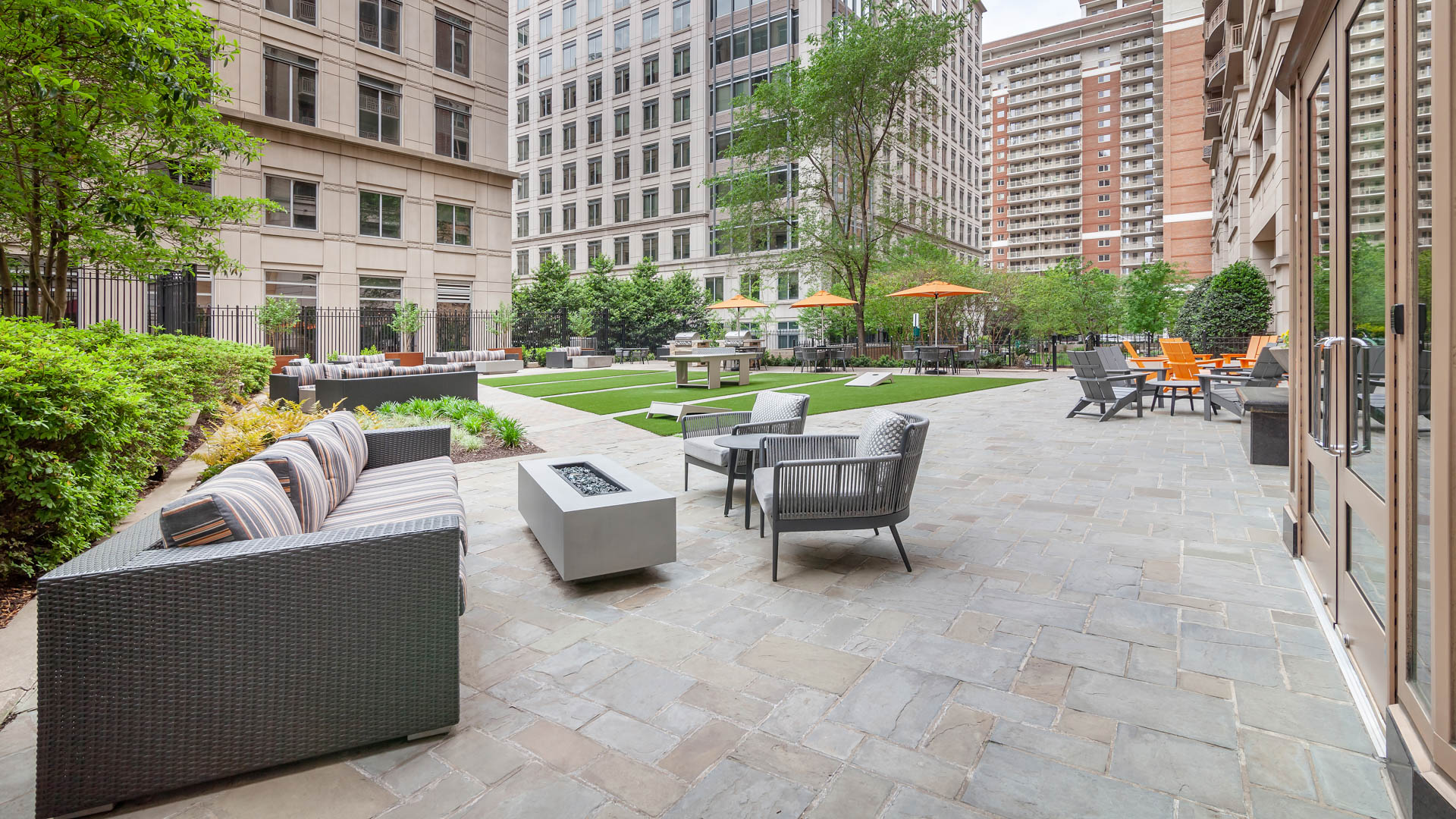 Courtyard at Liberty Tower Apartments