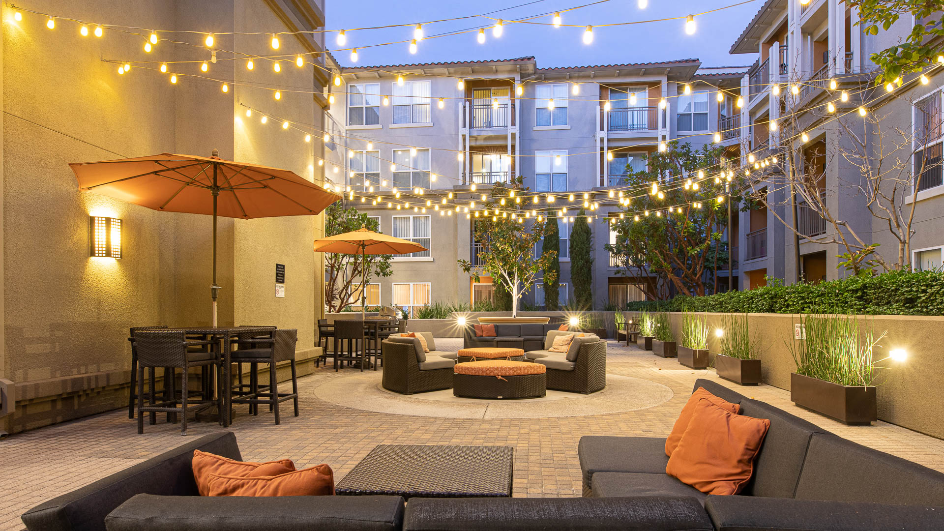 Courtyard at Acappella Pasadena Apartments (3 of 5)