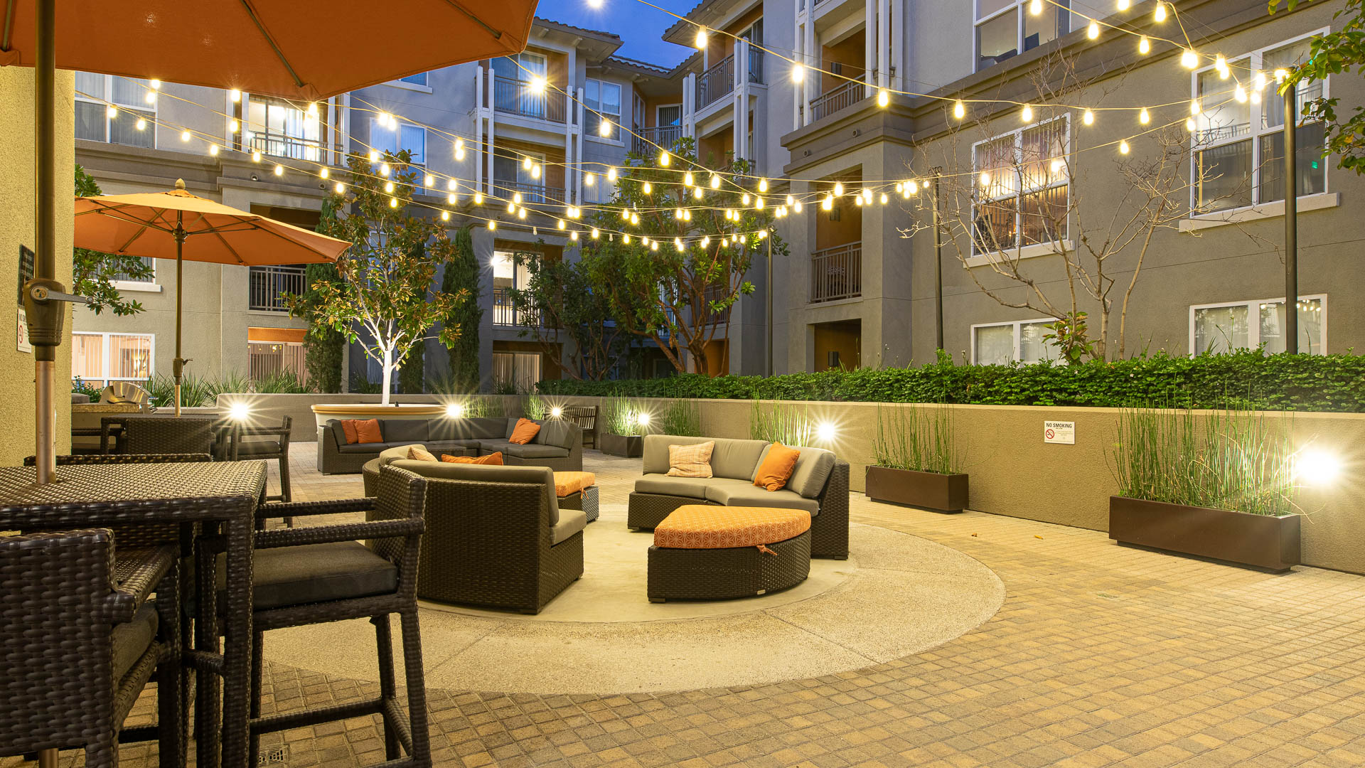 Courtyard at Acappella Pasadena Apartments (2 of 5)