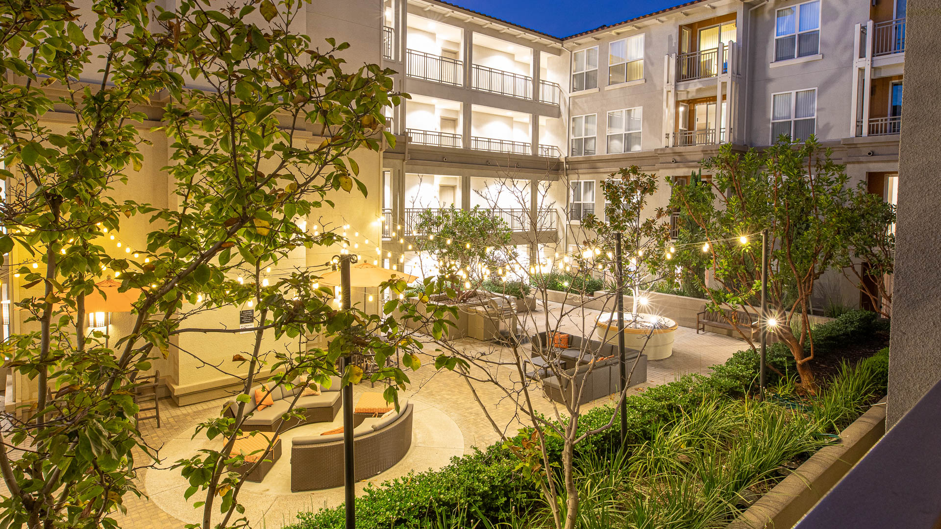 Courtyard at Acappella Pasadena Apartments (4 of 5)