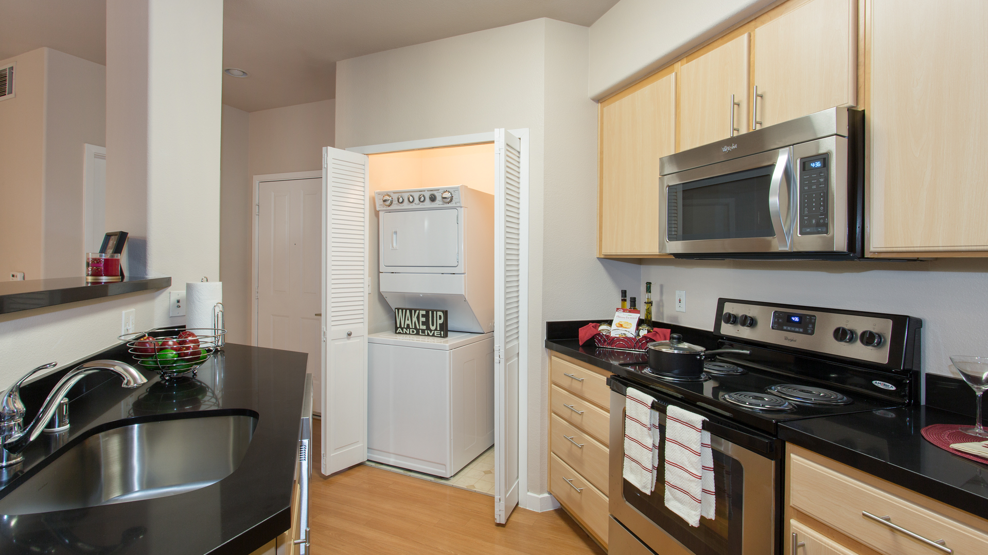 Acappella Pasadena Apartments 2 of 5