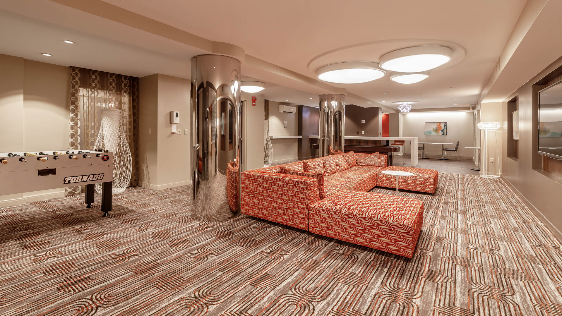Lounge at 1500 Mass Apartments (2 of 3)