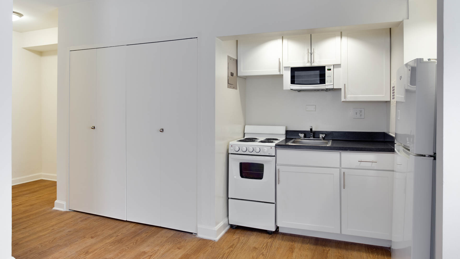 1500 Mass Apartments 4 of 12