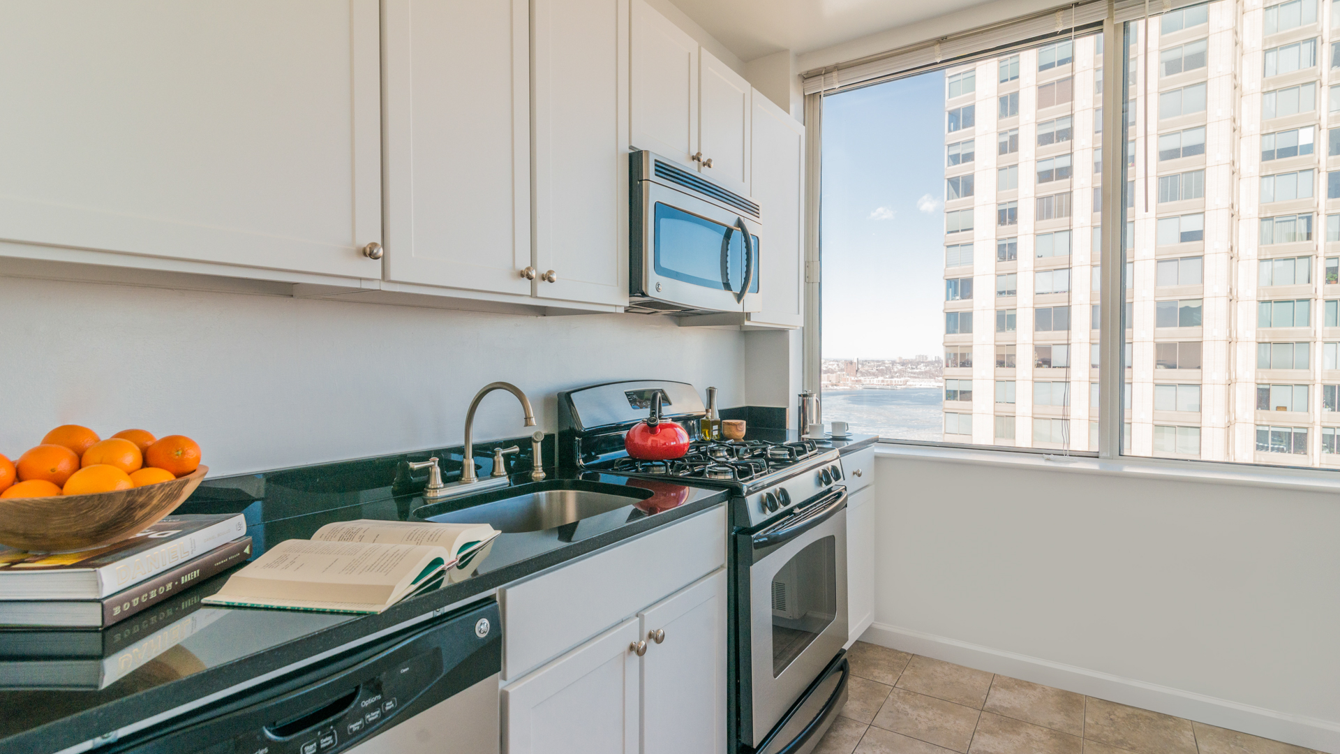 180 Riverside Boulevard Apartments 10 of 12