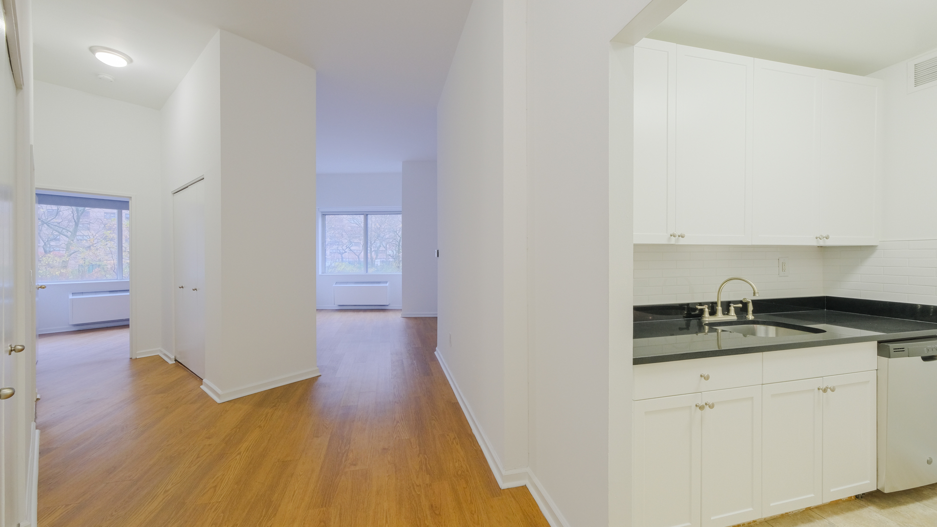 180 Riverside Boulevard Apartments 9 of 12