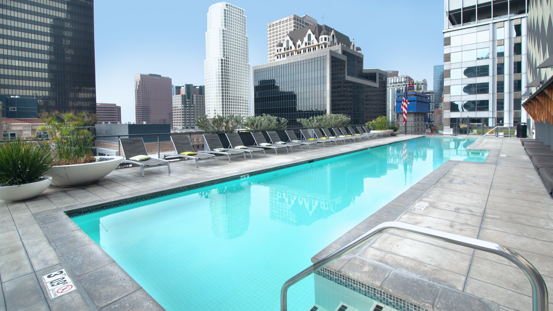 Pool at Pegasus Apartments (4 of 6)