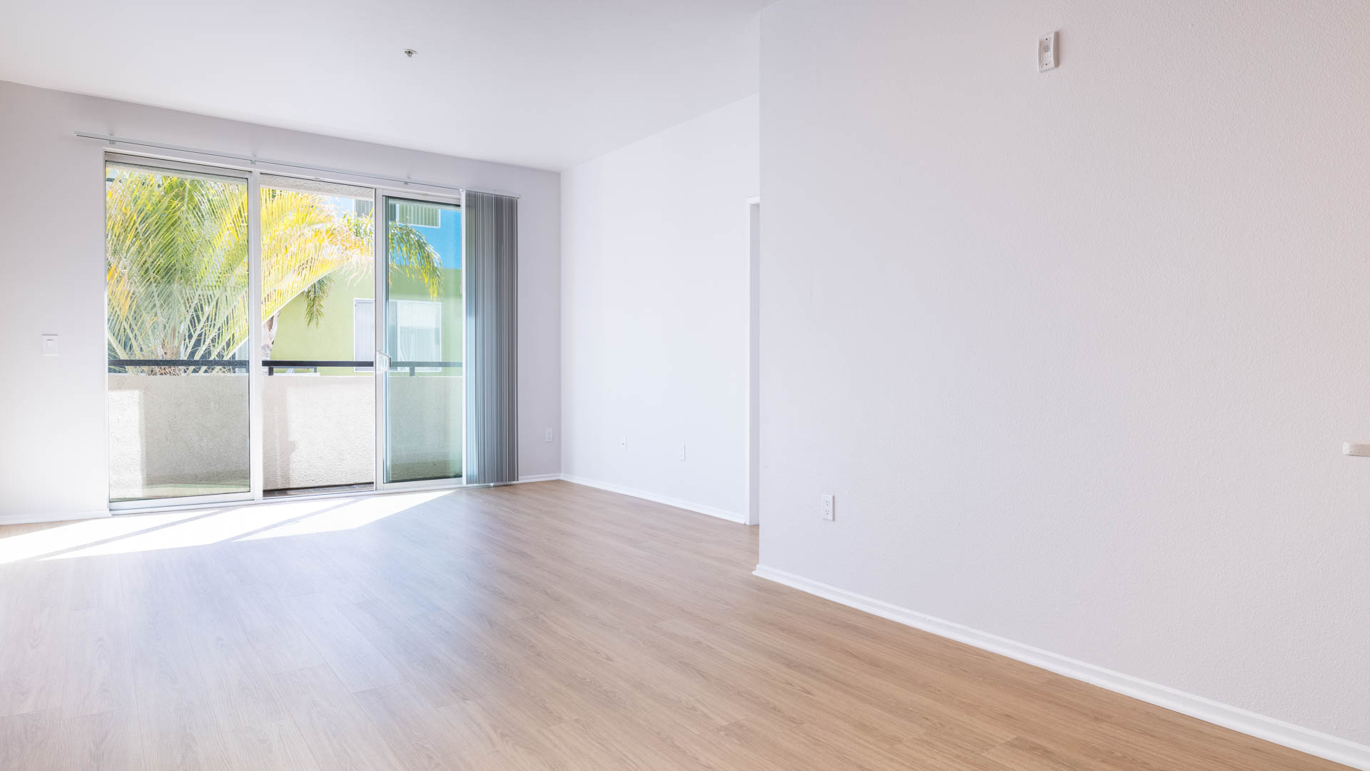 Lindley Apartments 5 of 11