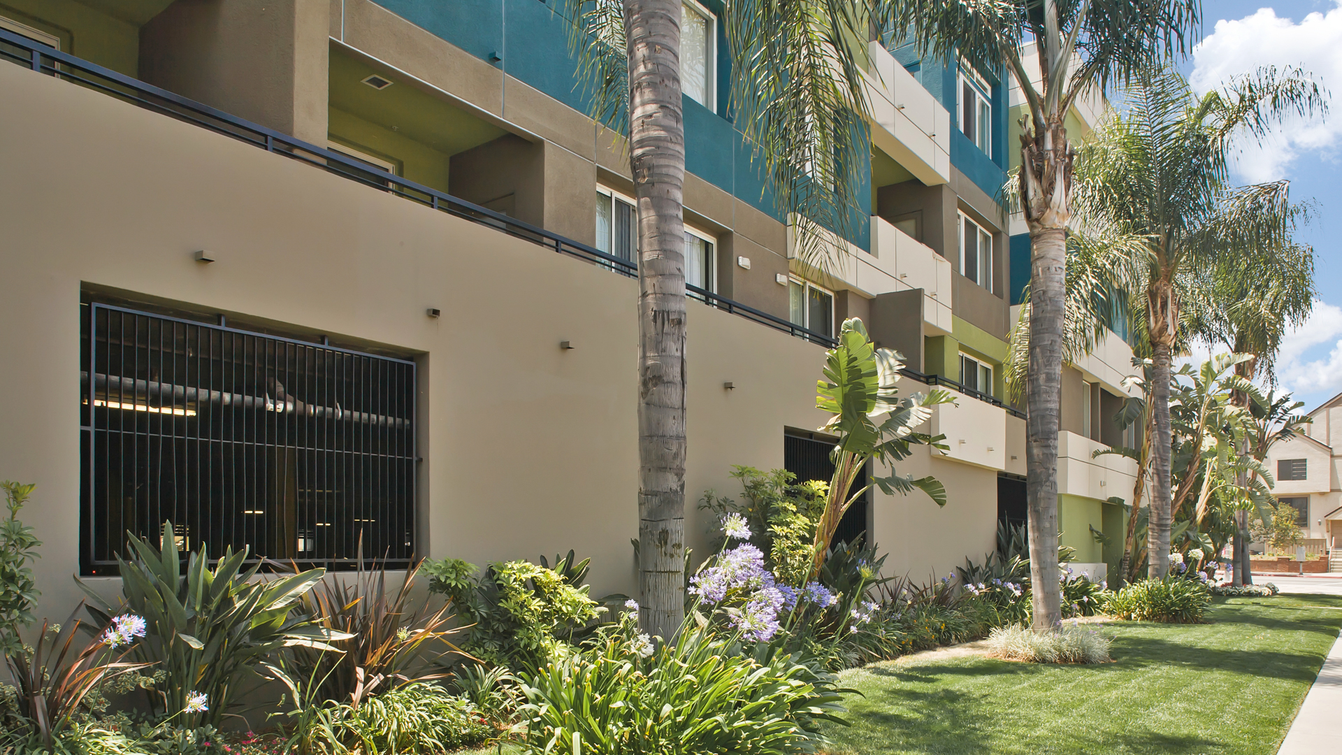 Lindley Apartments 2 of 12