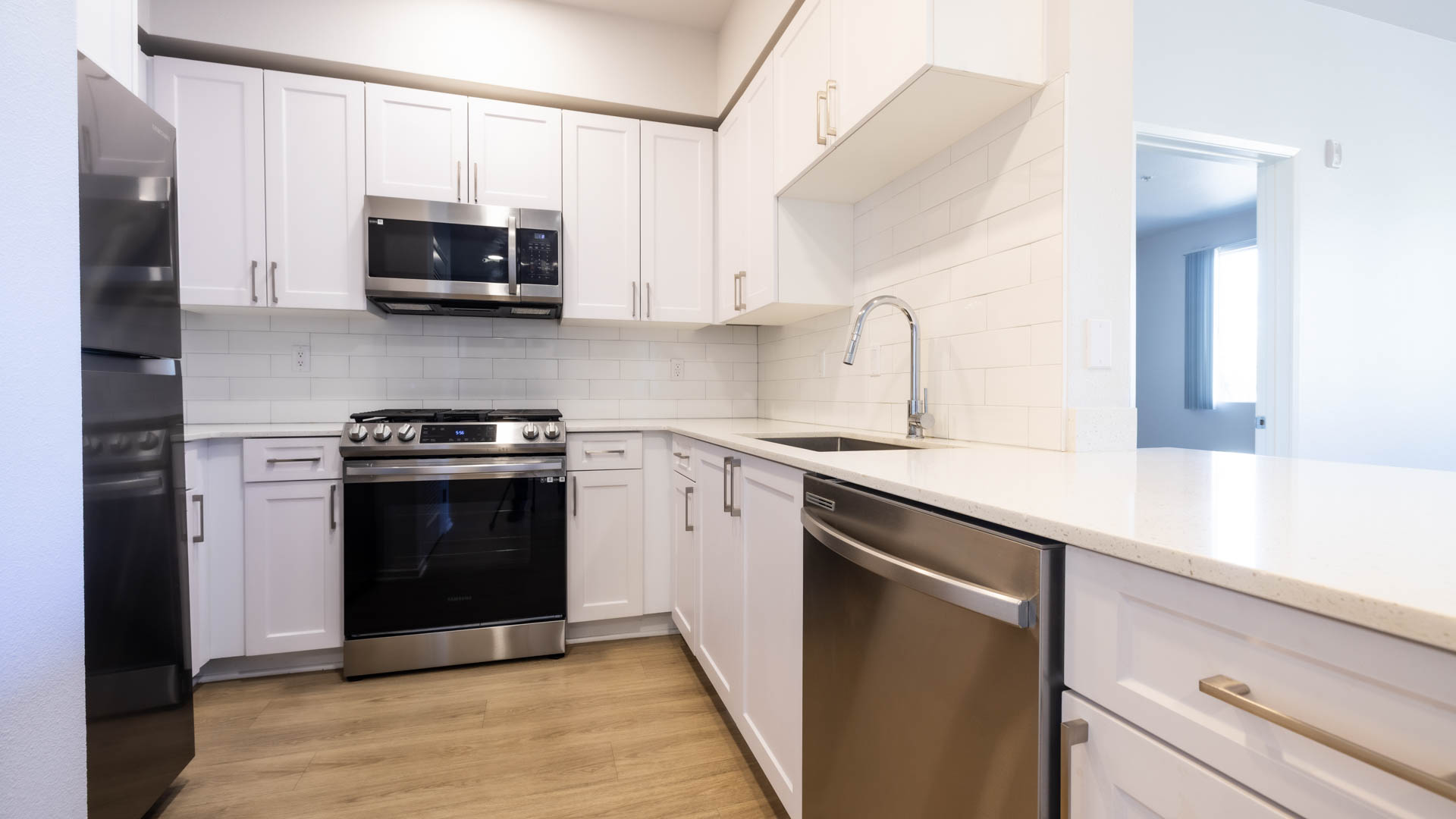 Lindley Apartments 4 of 11