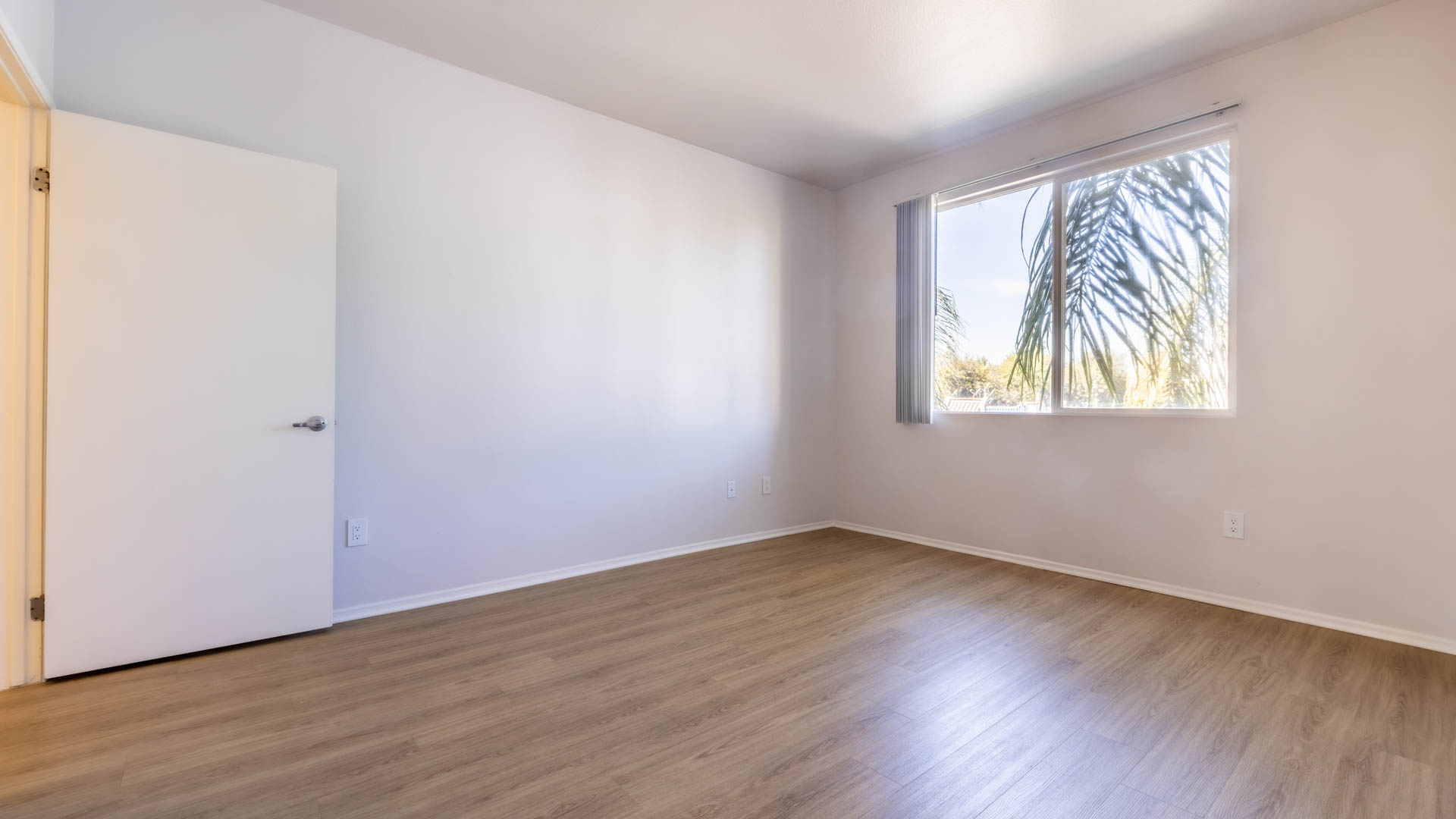 Lindley Apartments 3 of 11