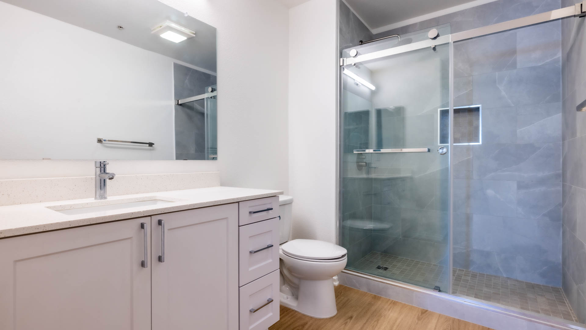 Lindley Apartments 6 of 11