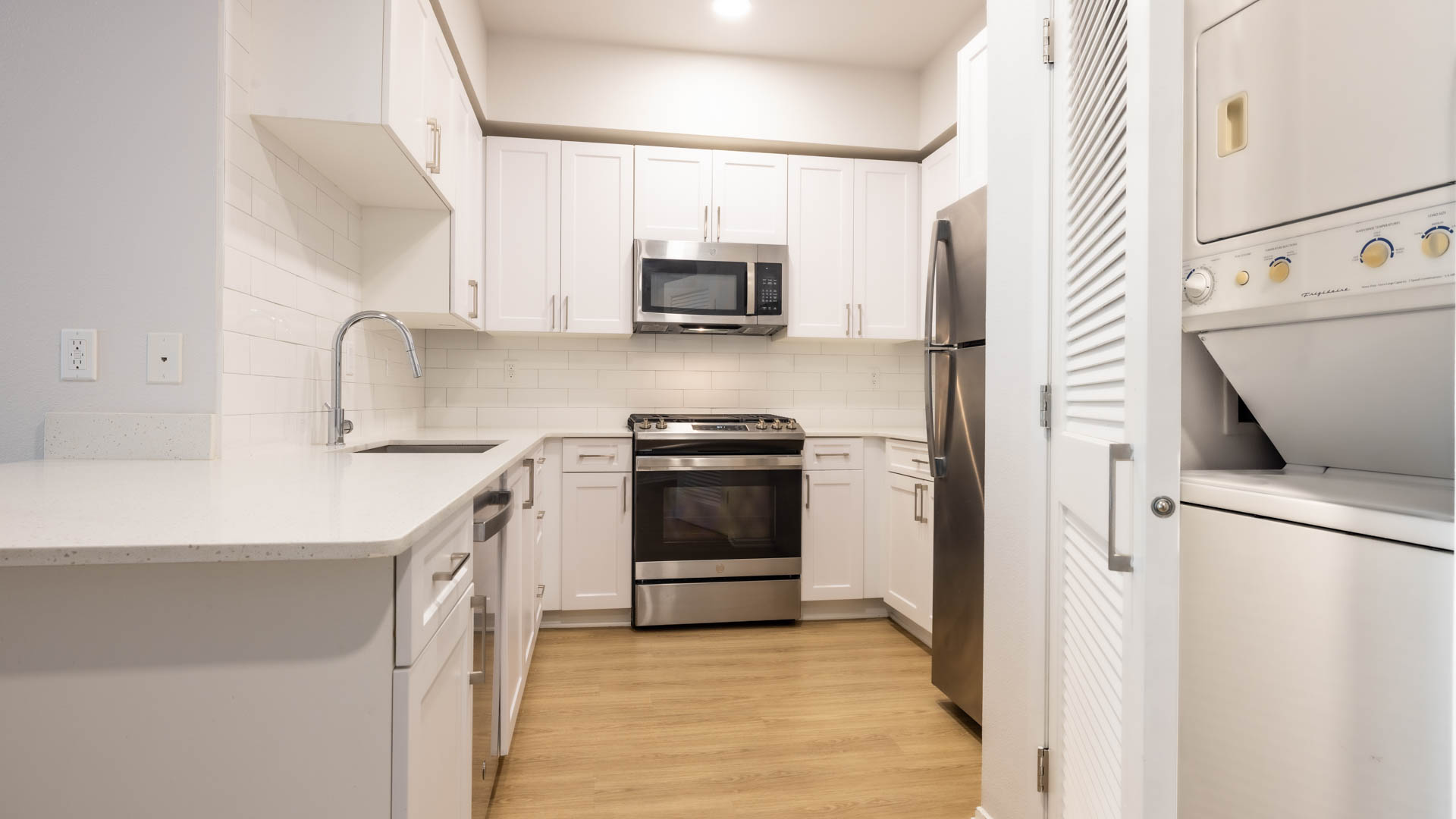 Lindley Apartments 6 of 12