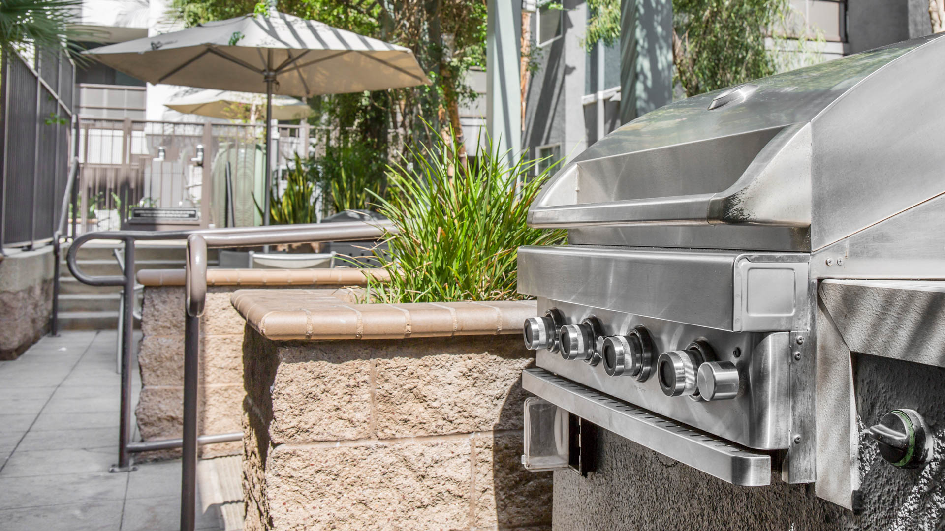 Grill area at Artisan on 2nd Apartments