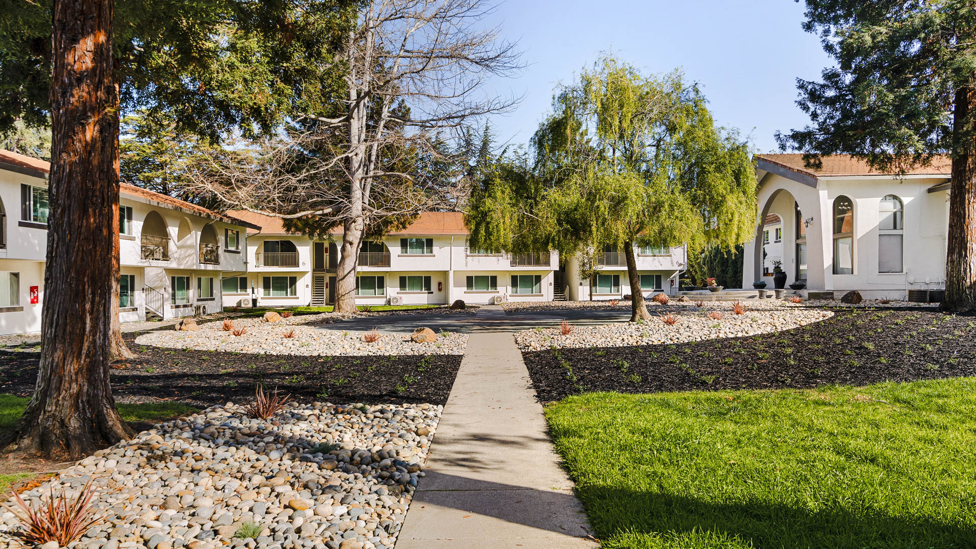 The Arches Apartments 2 of 12