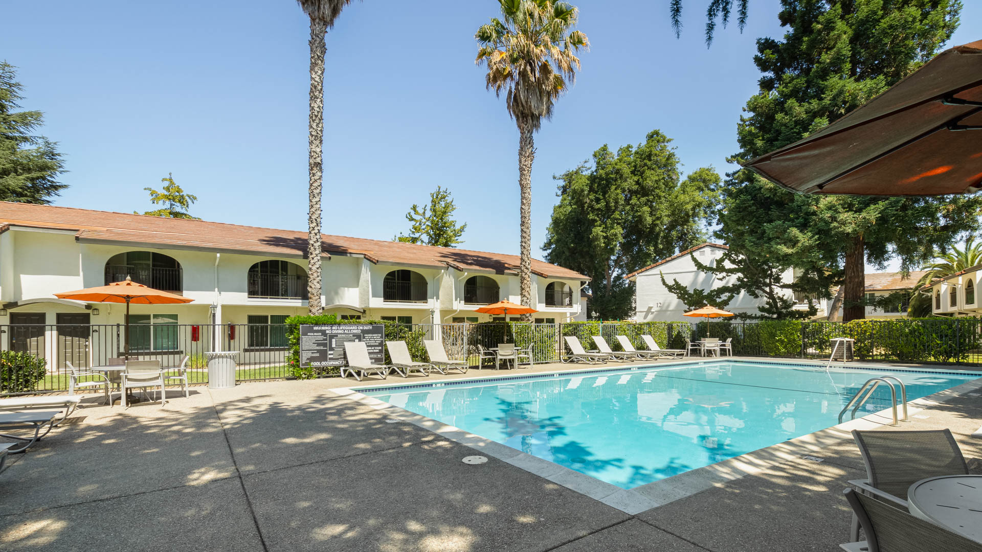 Pool at The Arches Apartments (1 of 2)