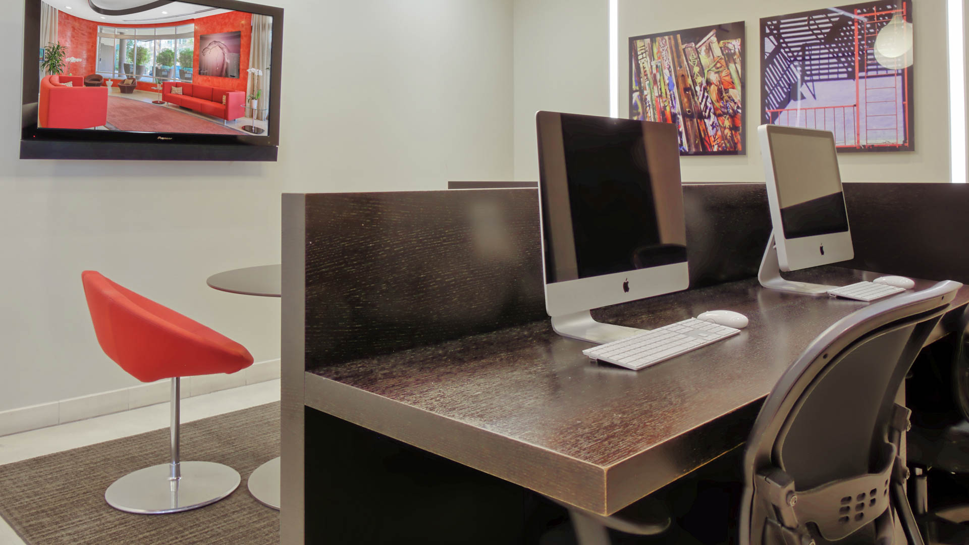 Business center at Sakura Crossing Apartments