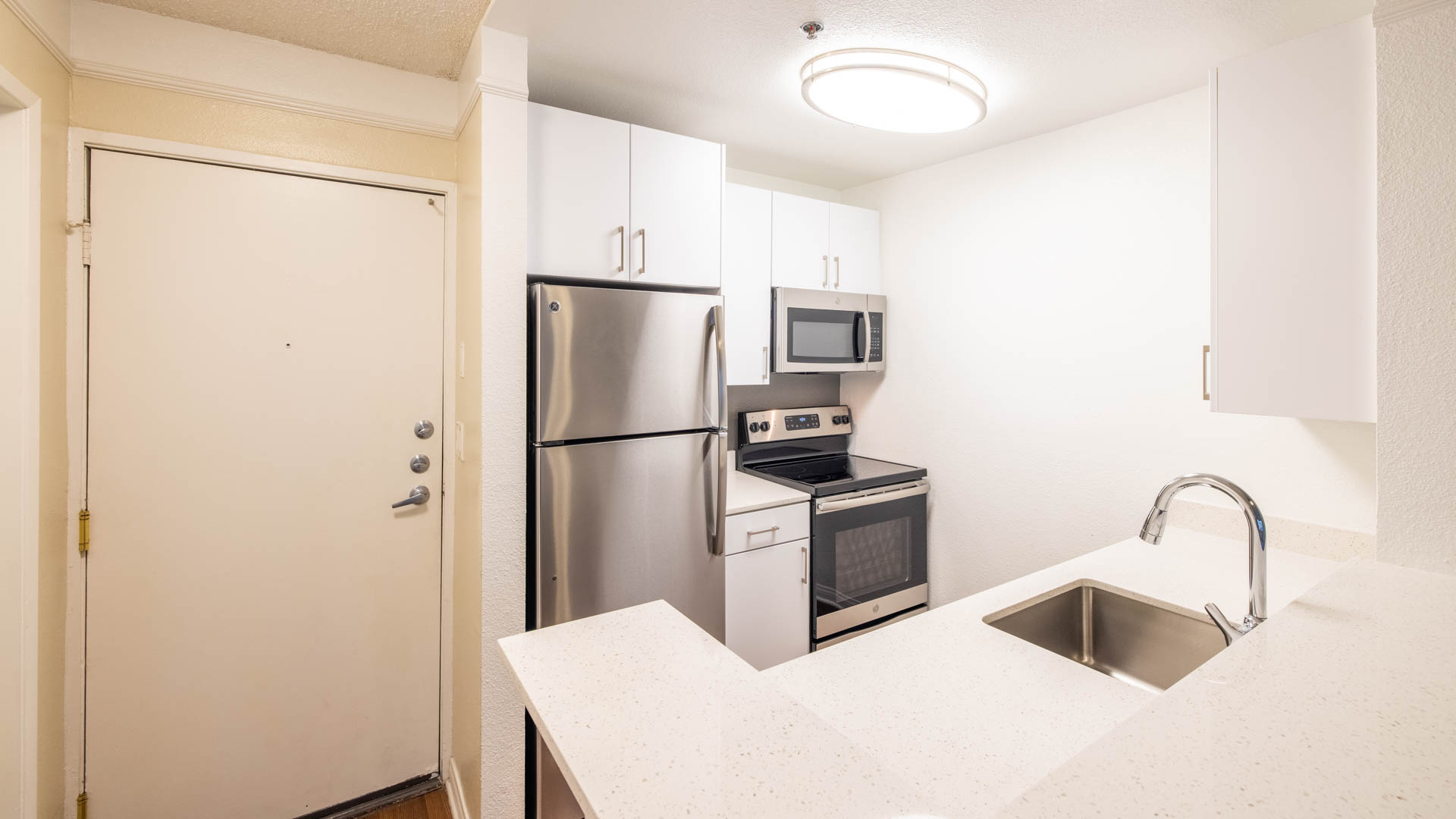 The Encore Apartments 5 of 12
