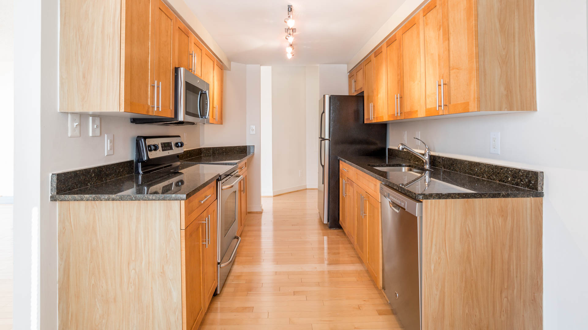 Edgemont at Bethesda Metro Apartments 6 of 7