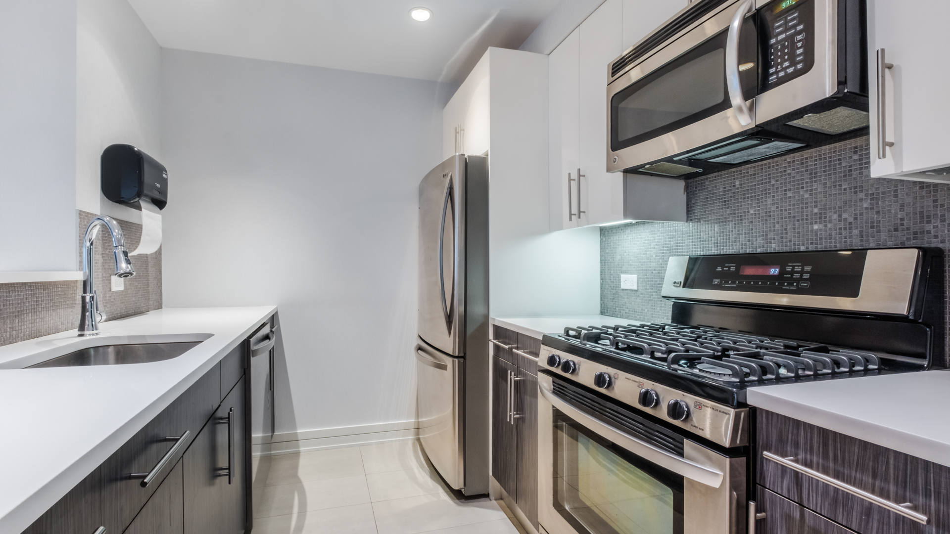 Lounge at 175 Kent Apartments