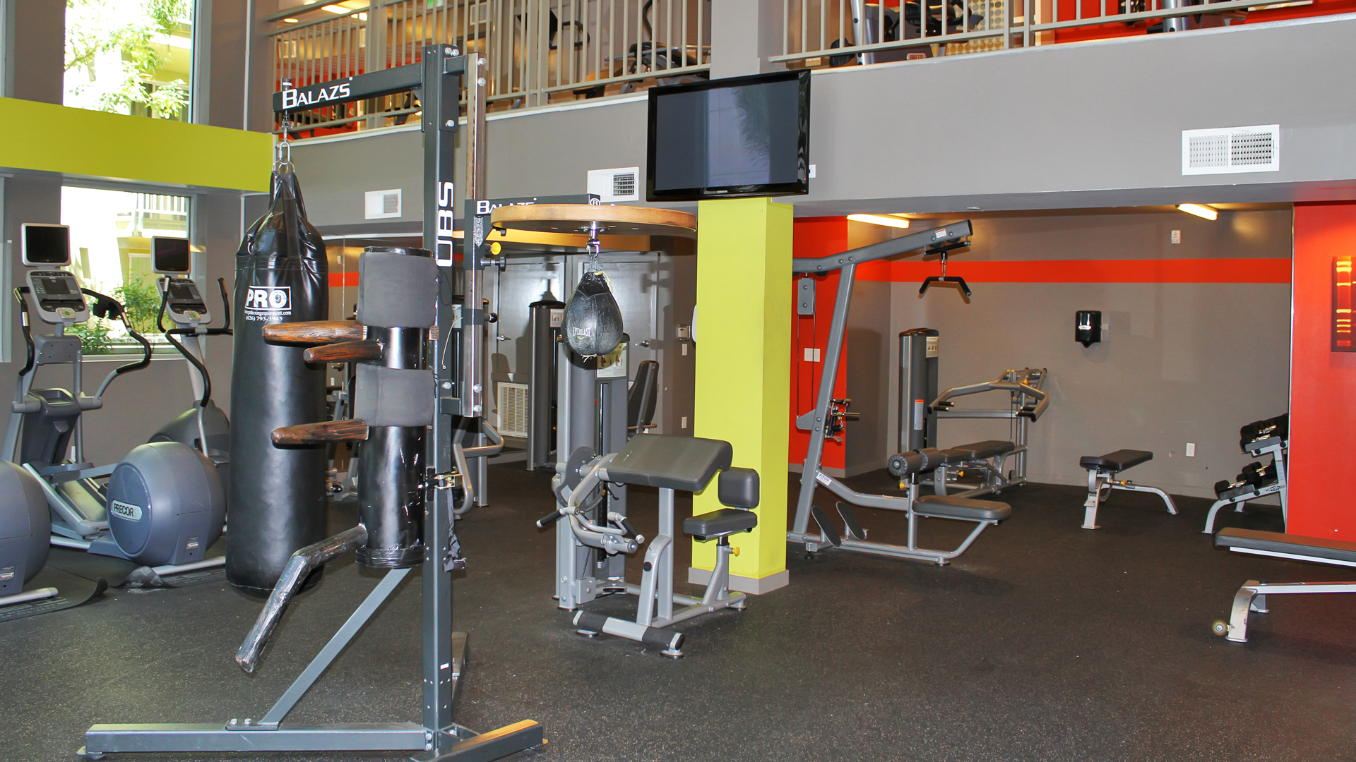 Gym at Glo Apartments (3 of 3)