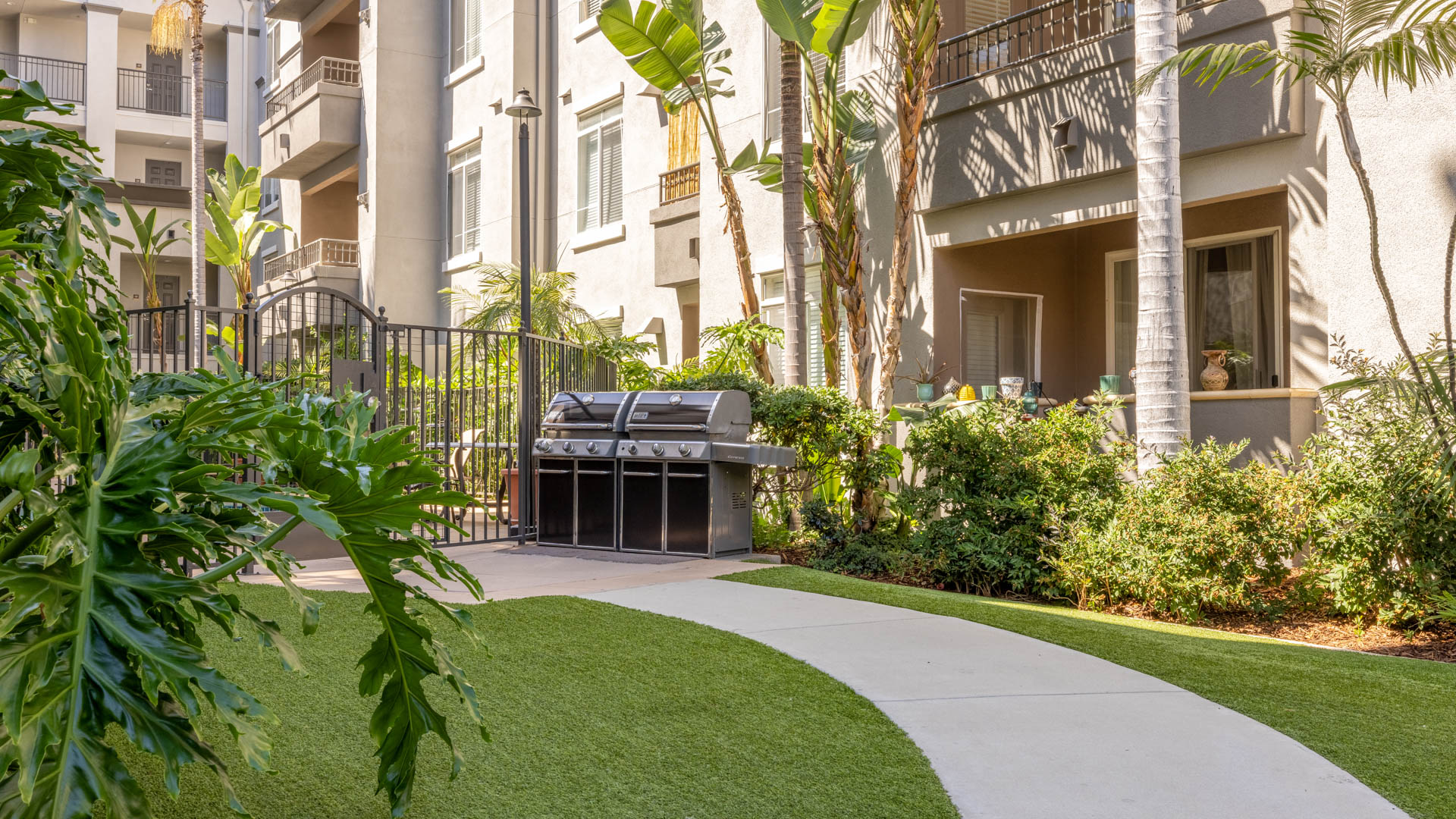 Grill area at Belle Fontaine Apartments