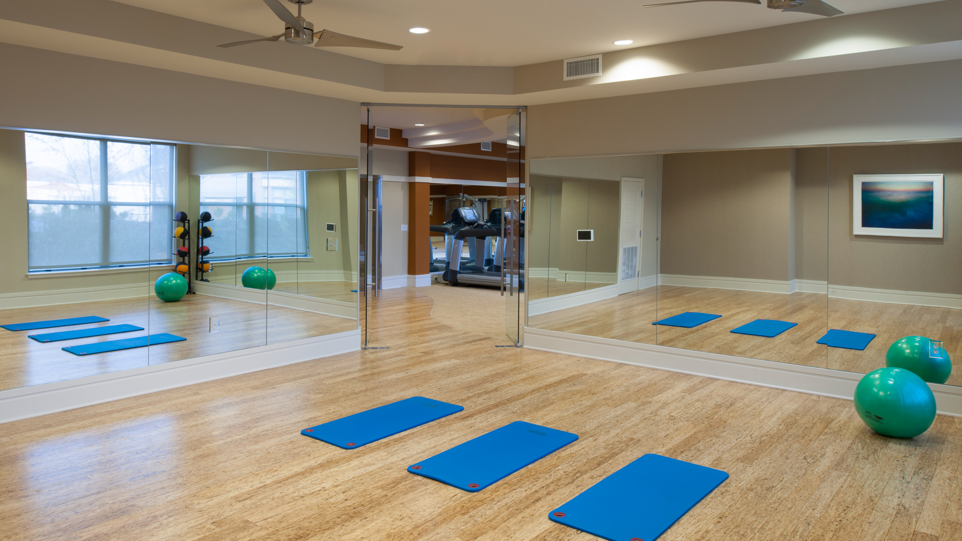 Gym at 2201 Pershing Apartments (1 of 4)