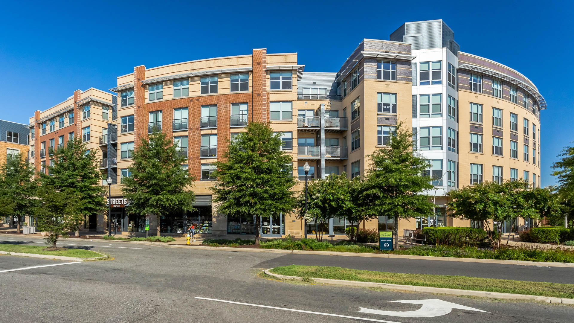 2201 Pershing Apartments 2 of 12