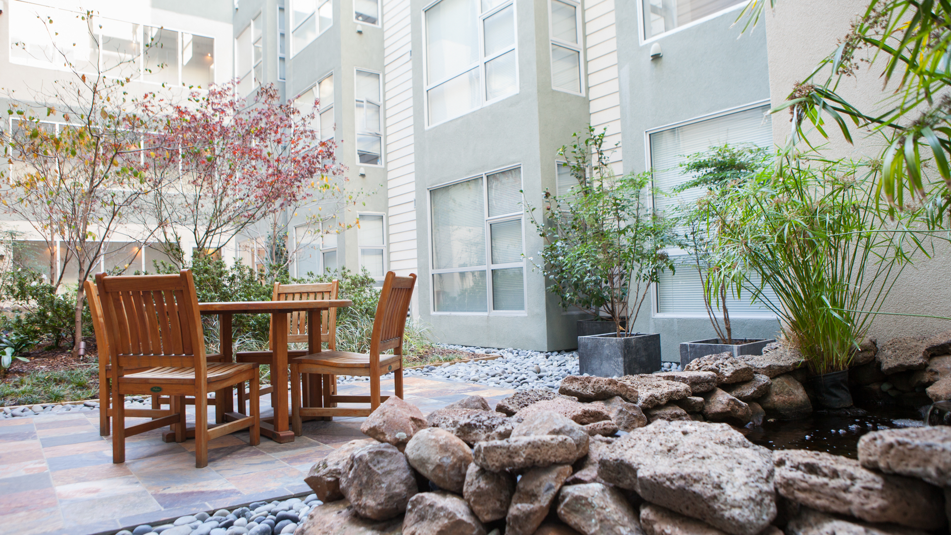 Courtyard at 77 Bluxome Apartments